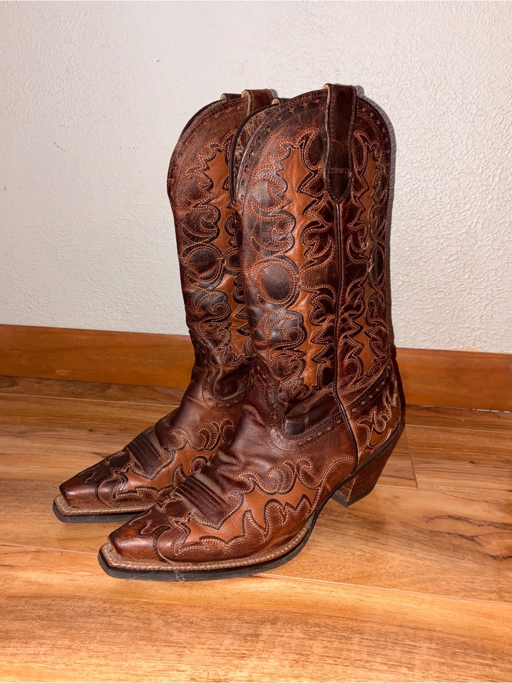 Ariat Women’s Dandy Western Cowboy/Cowgirl Boots- size 6.5 B